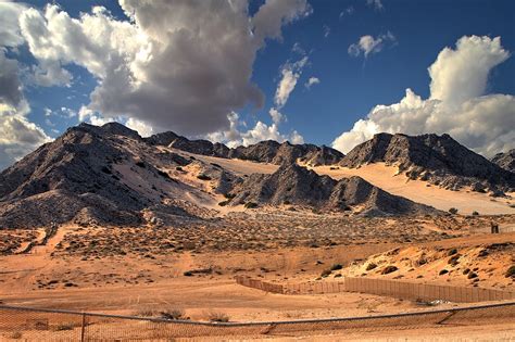 Pinacate Peaks .
